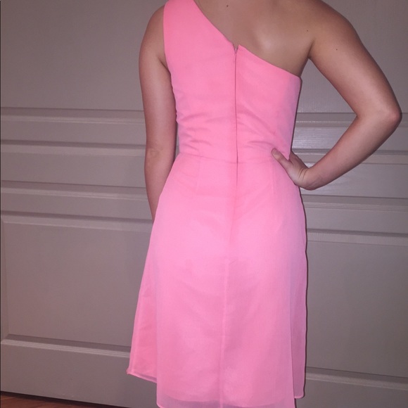 One shoulder David’s Bridal bridesmaid dress - Picture 3 of 4