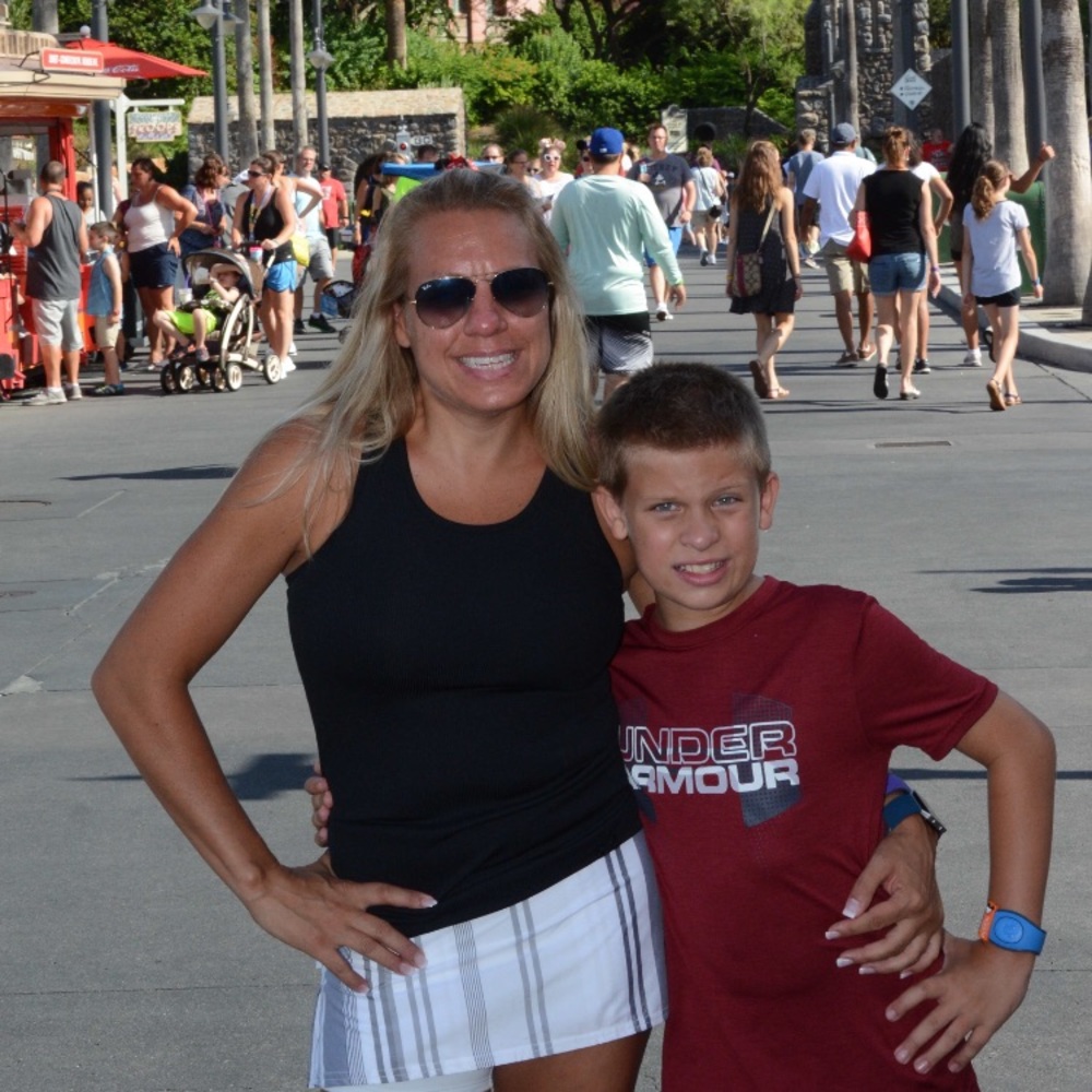 Meet your Posher, Casandr