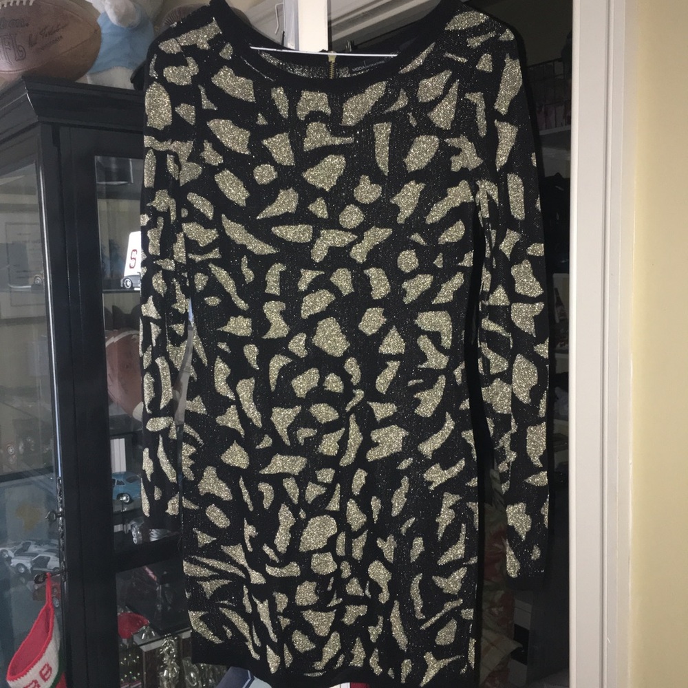 Fun body-con holiday dress!!