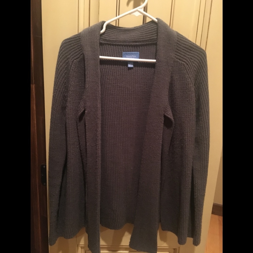 Vera Wang gray sweater