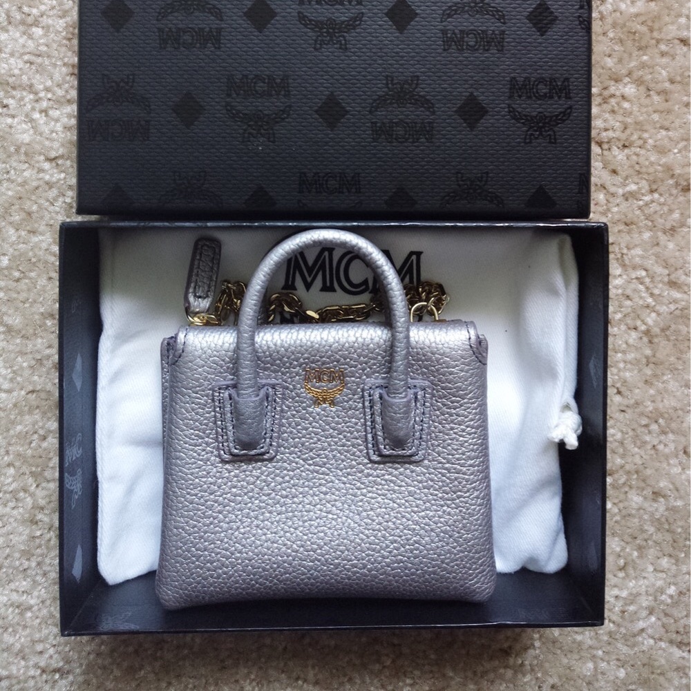 MCM Milla Card Case Wristlets Silver New with Tag