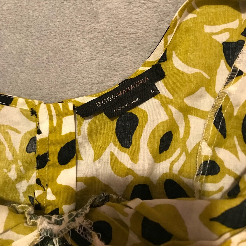 BCBG dress with buttons. - Picture 6 of 8