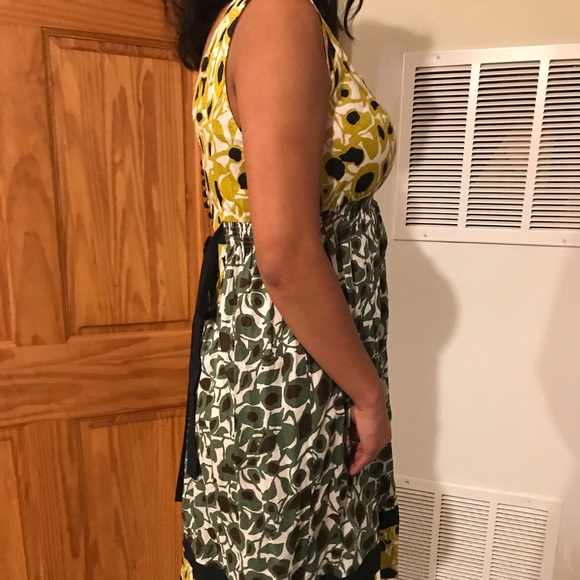 BCBG dress with buttons. - Picture 2 of 8