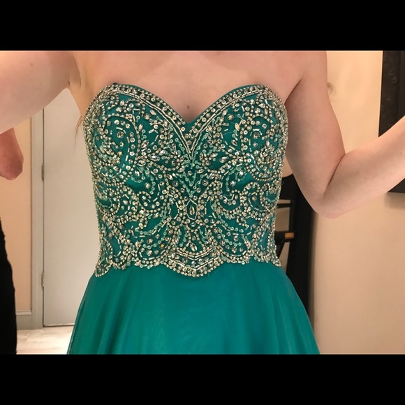 Prom Dress - Picture 3 of 5