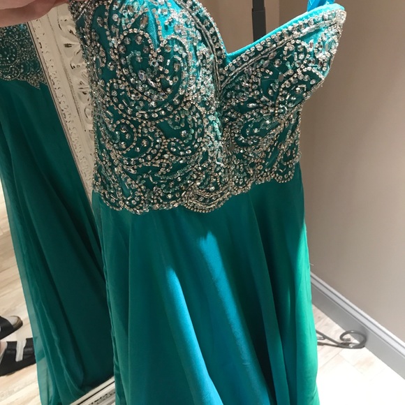 Prom Dress - Picture 4 of 5