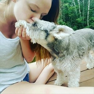 Meet your Posher, Kaleigh