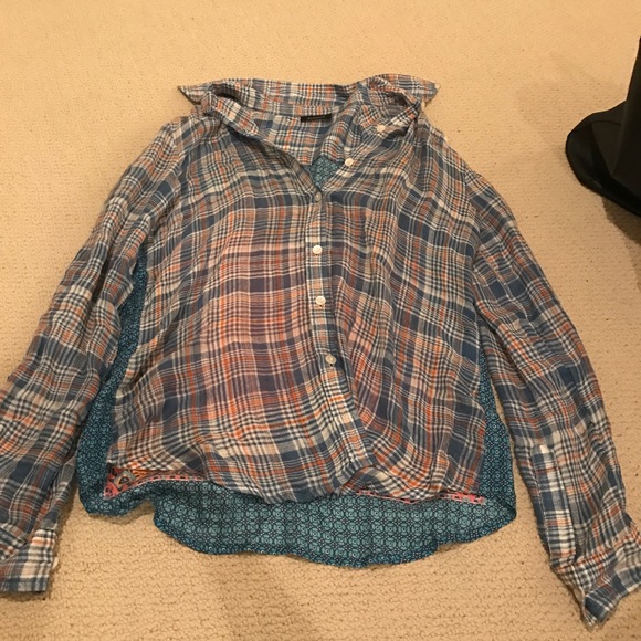 Tolani Flannel - Picture 2 of 2