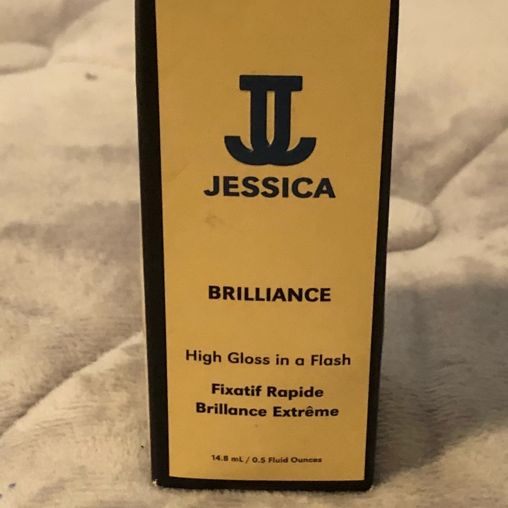 Jessica: Brilliance “High gloss in a flash”.