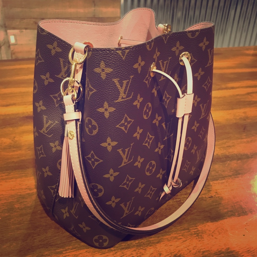 AUTHENTIC LOUIS VUITTON NEONOE