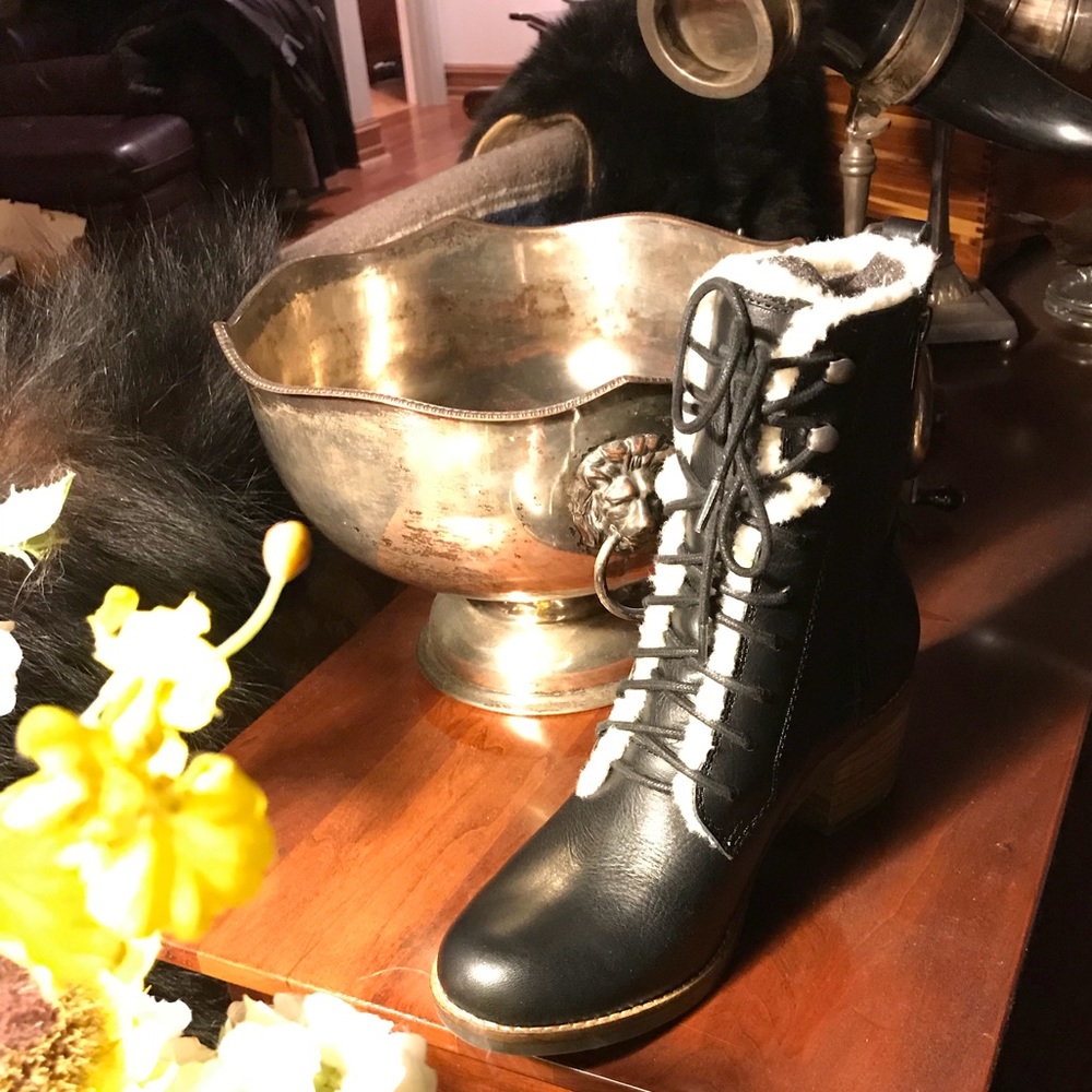 🆕🎉HOST PICK!🎉Lucky Brand Furry Lined Leather S8 - Picture 8 of 8