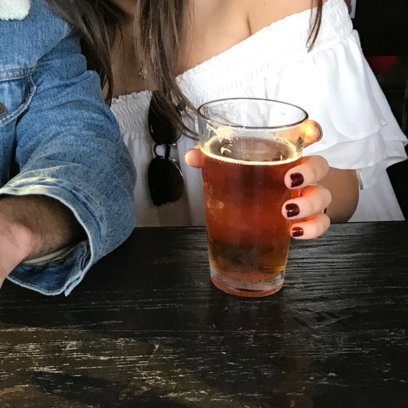 ASTR The Label off the shoulder white/ivory top - Picture 2 of 3