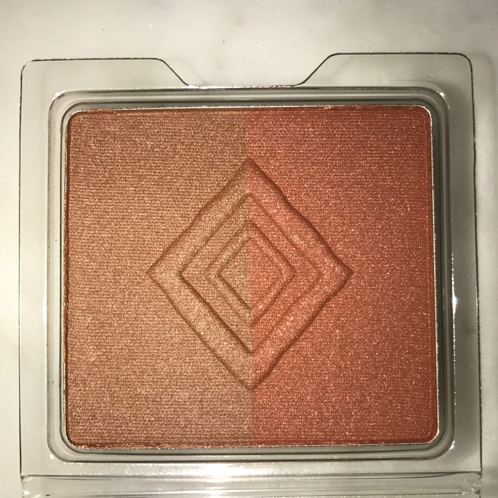 🆕 Aveda Bossa Glow Bronzer 🌞