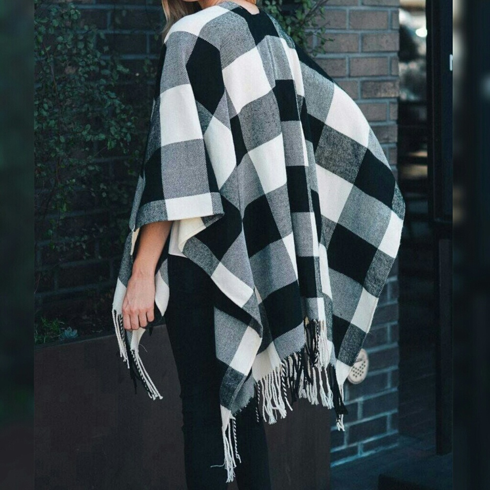 LAST  1 ✨ Buffalo Plaid Check BOHO Fringe Poncho - Picture 3 of 6