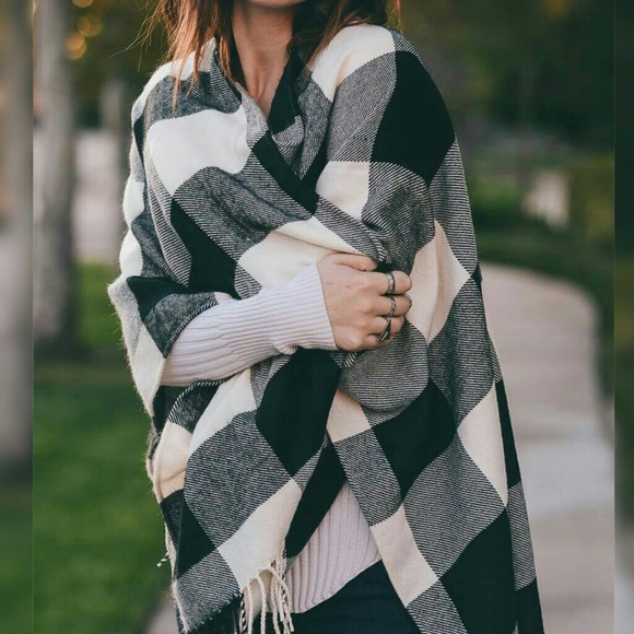 LAST  1 ✨ Buffalo Plaid Check BOHO Fringe Poncho - Picture 4 of 6