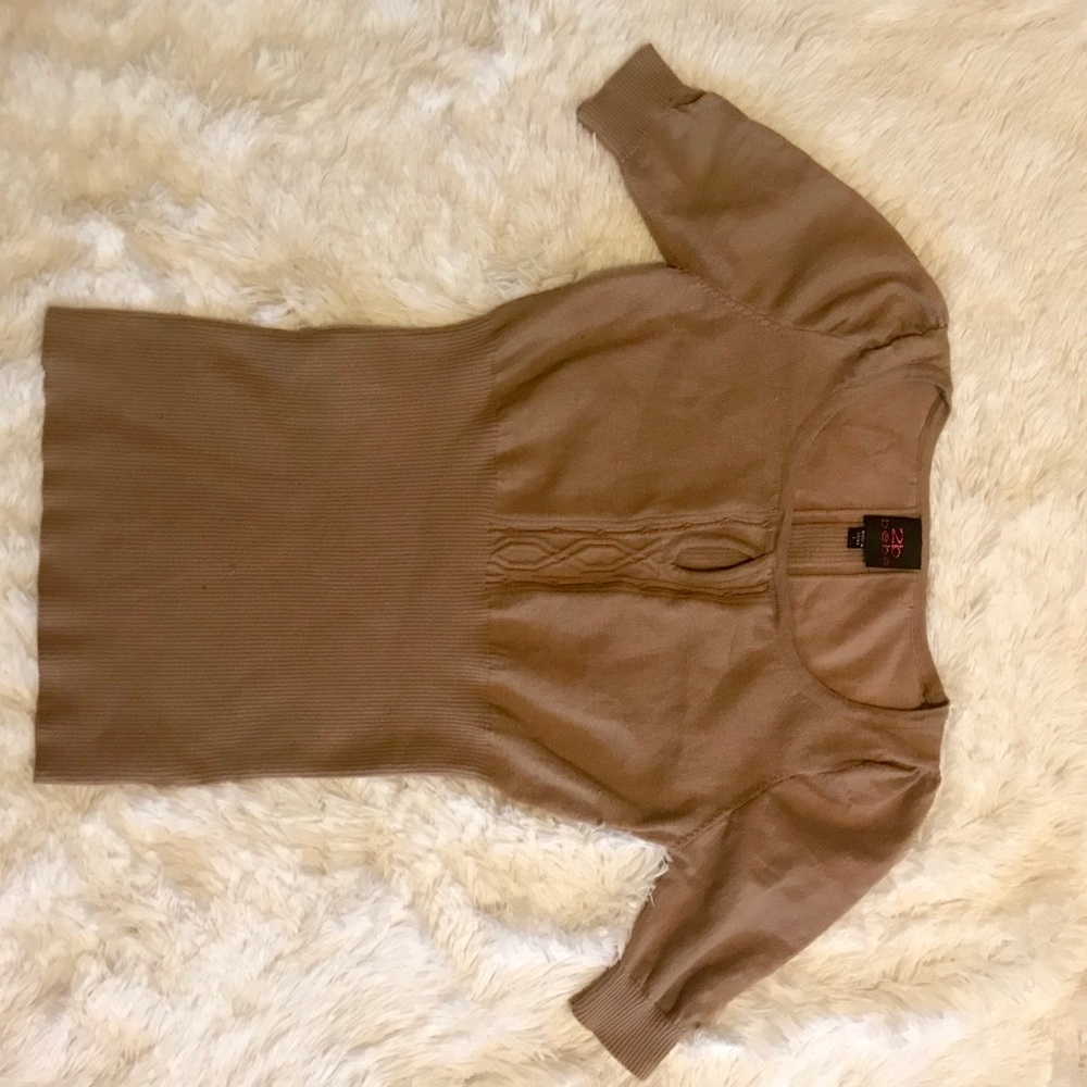 Short shelve tan sweater