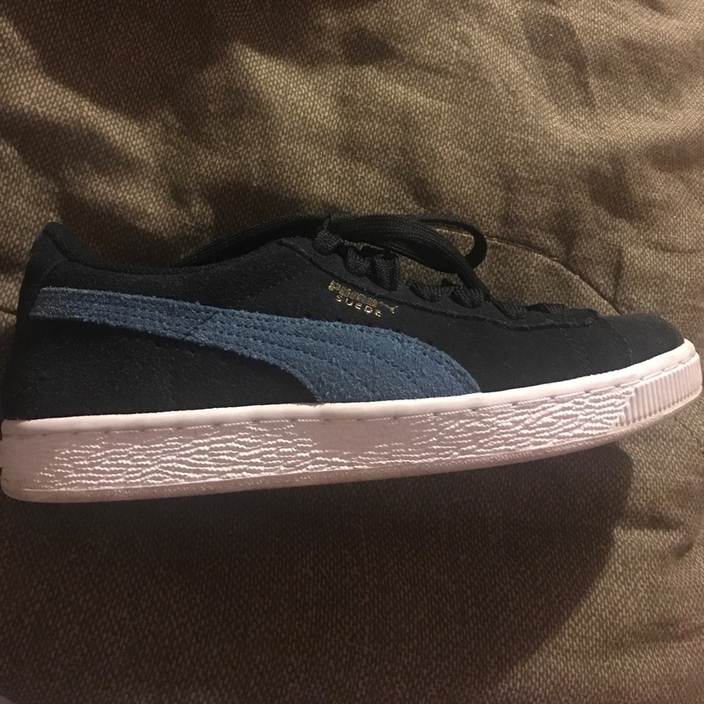Suede Pumas