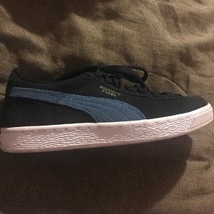 Suede Pumas