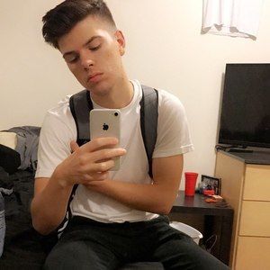 Meet your Posher, Dakota