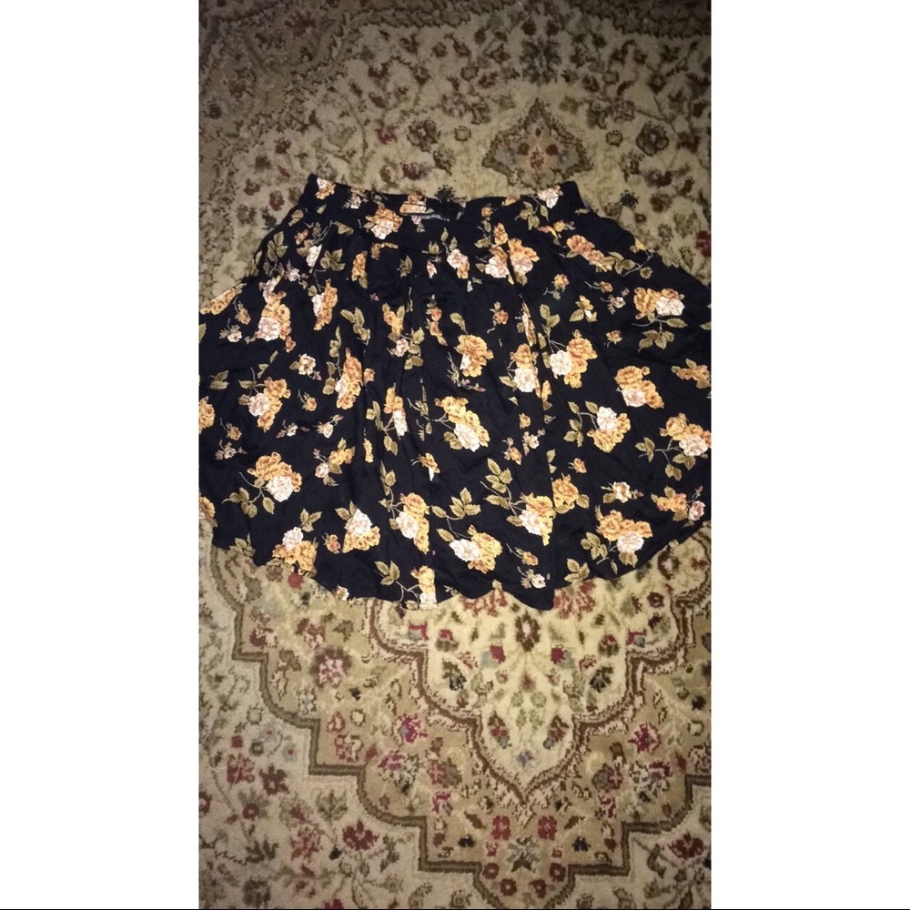 Brandy Melville skirt