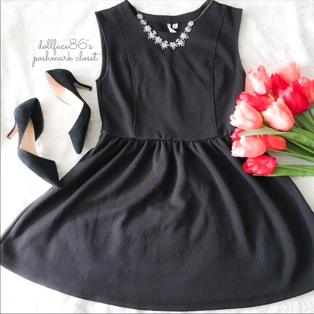 Black with red undertones tweed dress