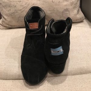 Toms Black Desert Wedge Boots