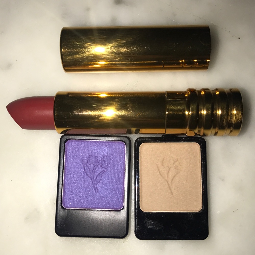 🆕 Aveda lipstick 💄 and eyeshadow combo 😍