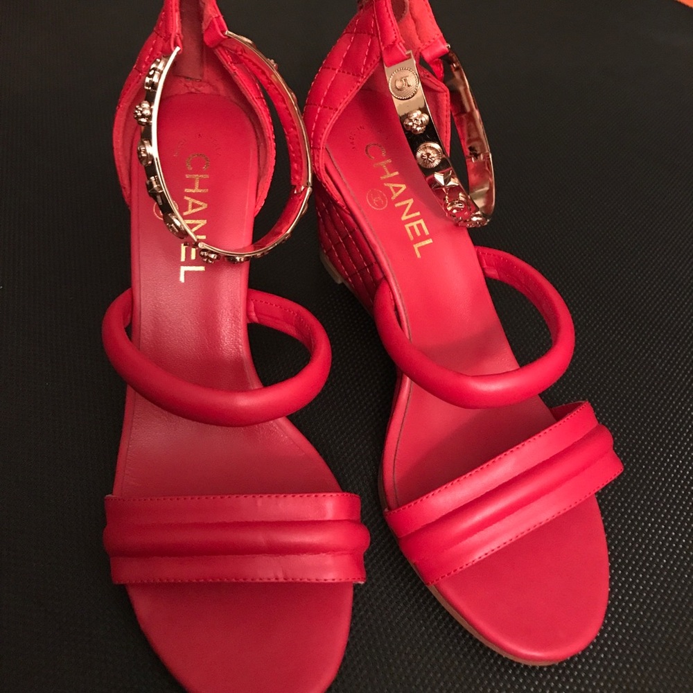 Designer shoes size 7/37