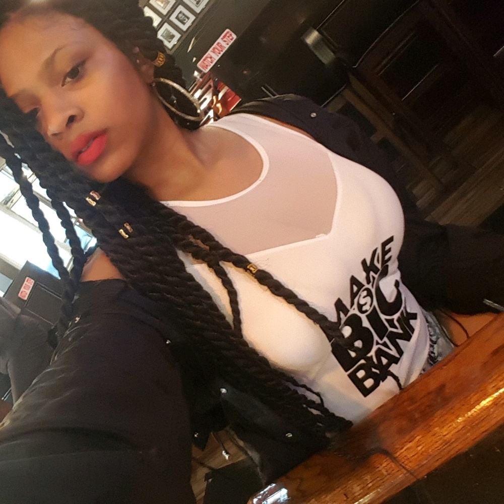 Meet your Posher, Leelee