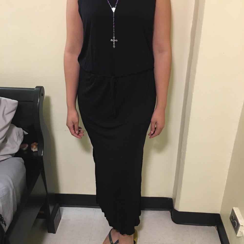 Black sleeveless  Joe Fresh dress . Barely worn.