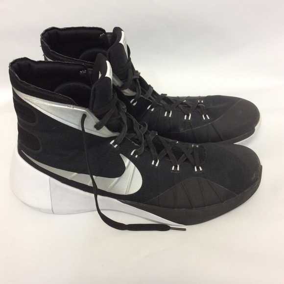 Black Nike Hyperdunk Shoes - Picture 2 of 5
