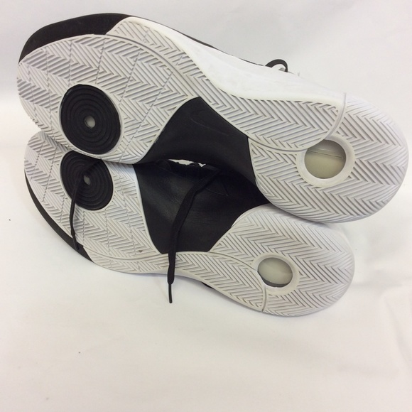 Black Nike Hyperdunk Shoes - Picture 5 of 5