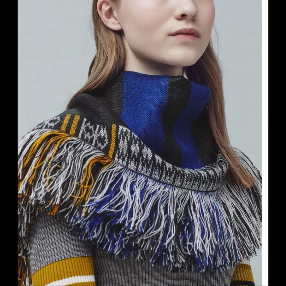 Geometric Trims Scarf