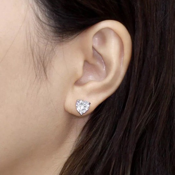 4ct VVS1 lab diamond 925 silver heart cut earrings - Picture 2 of 8