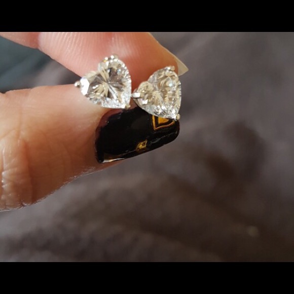 4ct VVS1 lab diamond 925 silver heart cut earrings - Picture 5 of 8