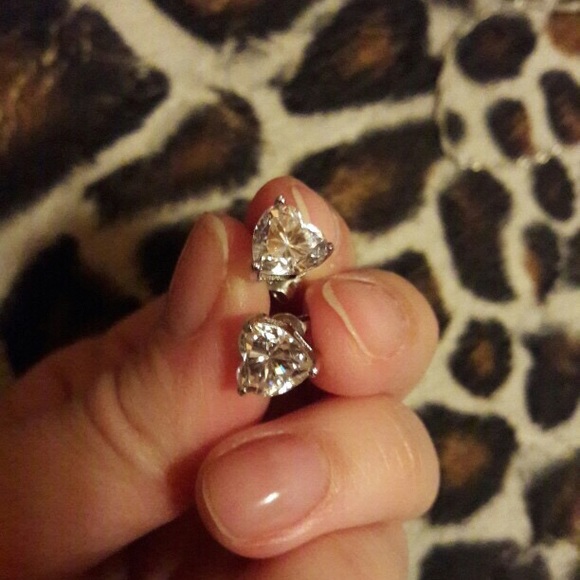 4ct VVS1 lab diamond 925 silver heart cut earrings - Picture 6 of 8