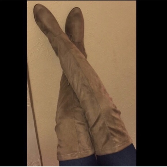 🏆2XHOST PICK🏆SOLD OUT❣️ SemiFlat Over-the-Knee Boots taupe - Picture 3 of 5