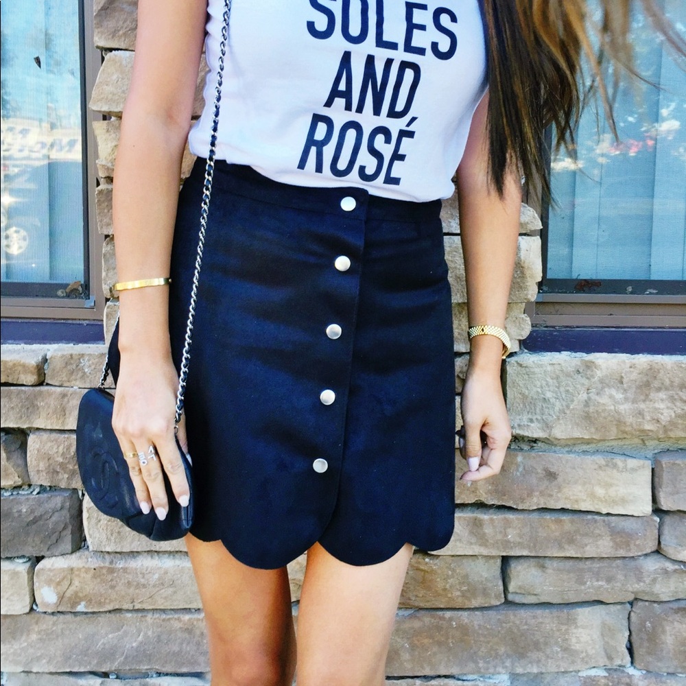 Asos Ultra suede Black Scallop Skirt size 4