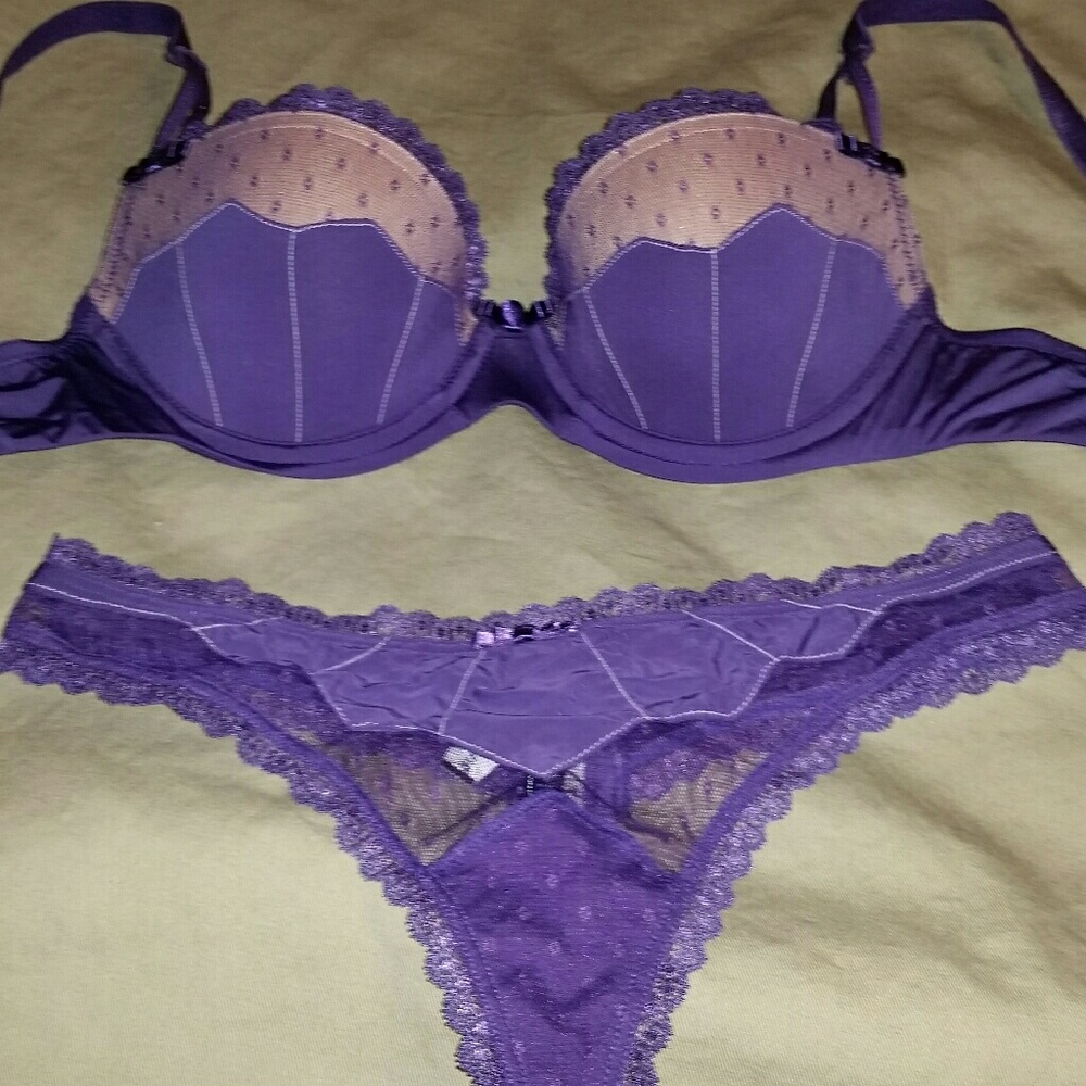 Brand new w/tags still on (actual, not - Picture 1 of 2