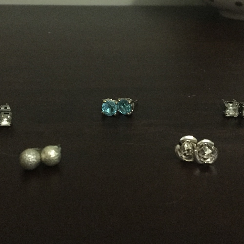 Random earring sets - Picture 3 of 7