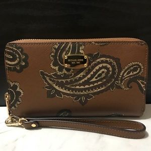 Brand NWT MK Luggage Brown Paisley Wristlet/Wallet