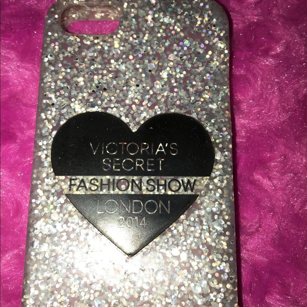 iPhone 5/s/e silicone case.