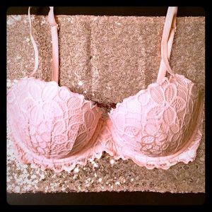 Victoria’s Secret Date Pink Push Up Bra 32DD