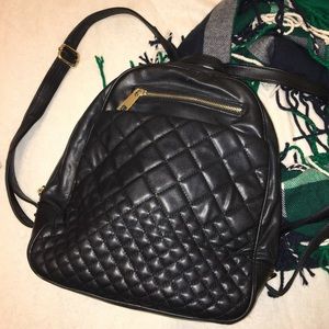 🥑Black Quilted Backpack