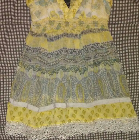 Gorgeous Wet Seal Tank - Picture 2 of 5