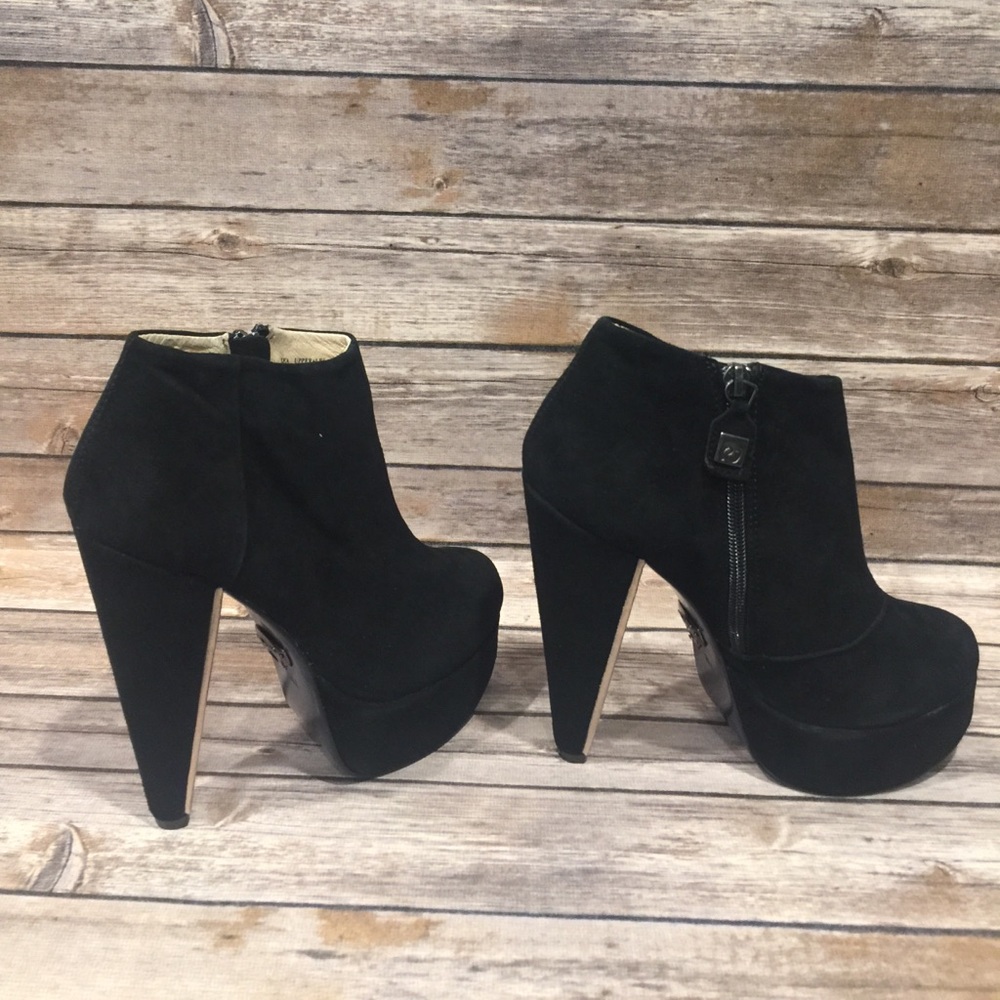 NIB Rough Justice Abby Suede