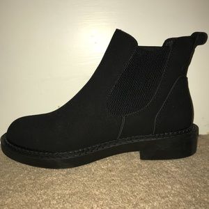 Black fleece lined Chelsea boots
