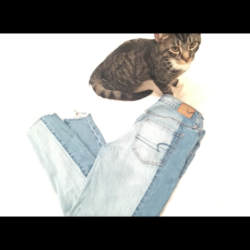 AMERICAN EAGLE VINTAGE HIGH RISE PATCH WORK DENIMS