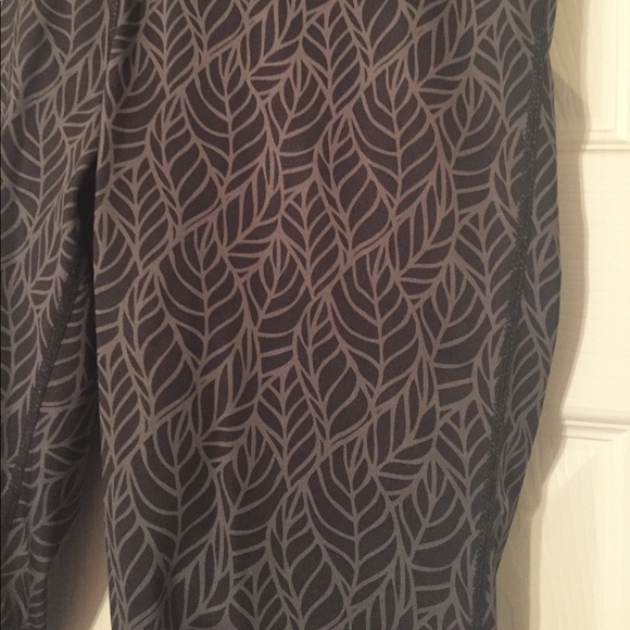 Grey size small workout Capri leggings! - Picture 2 of 2