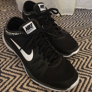 Black Nike Flex Supreme Tr 3: Size 9