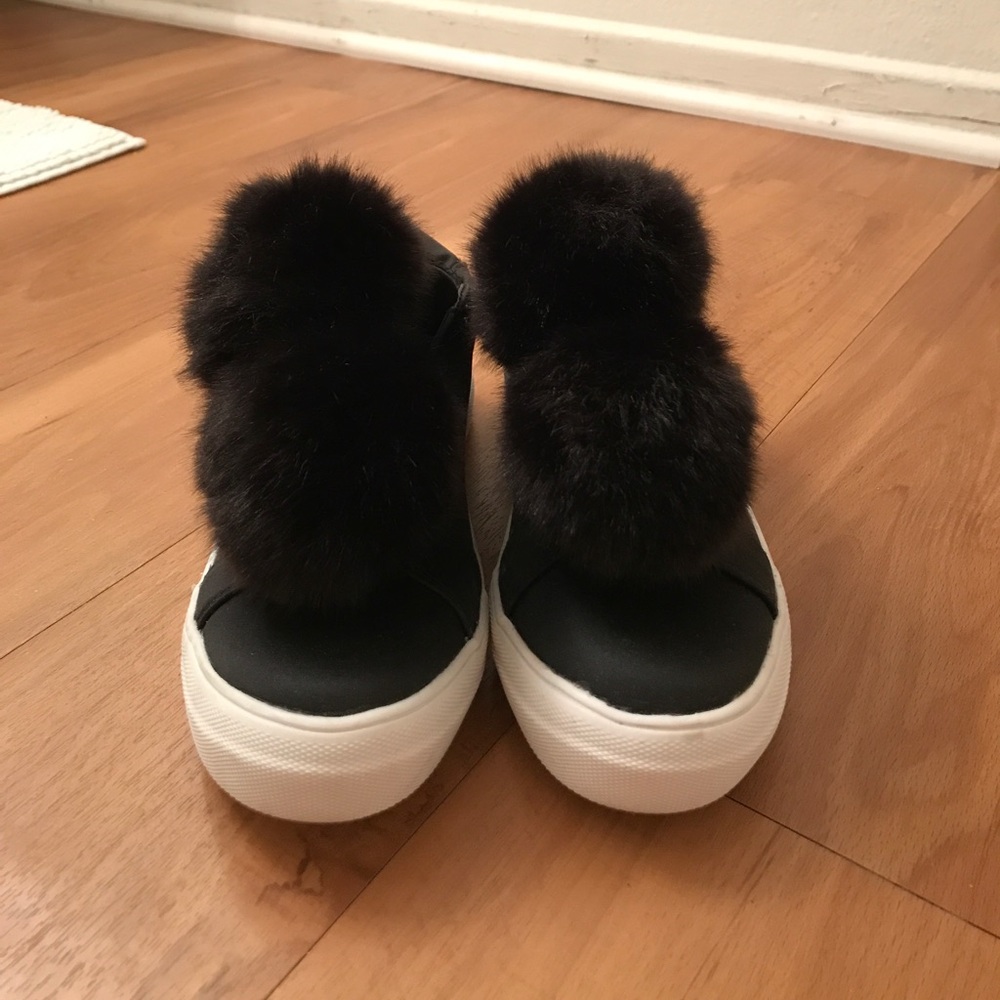 Mossimo Pom Pom sneakers